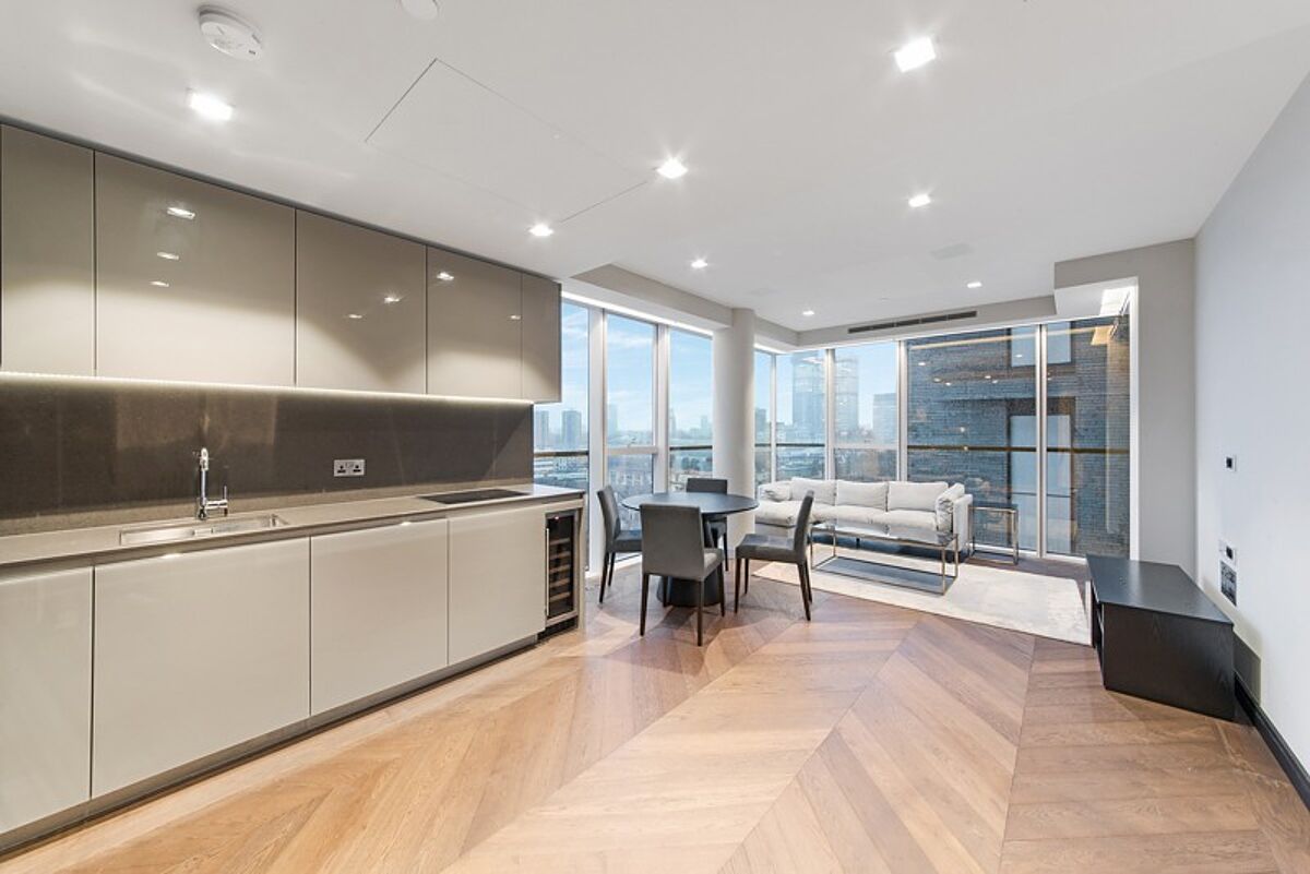 flat to rent in Balmoral House, Earl's Way, London, SE1 TBQ254155