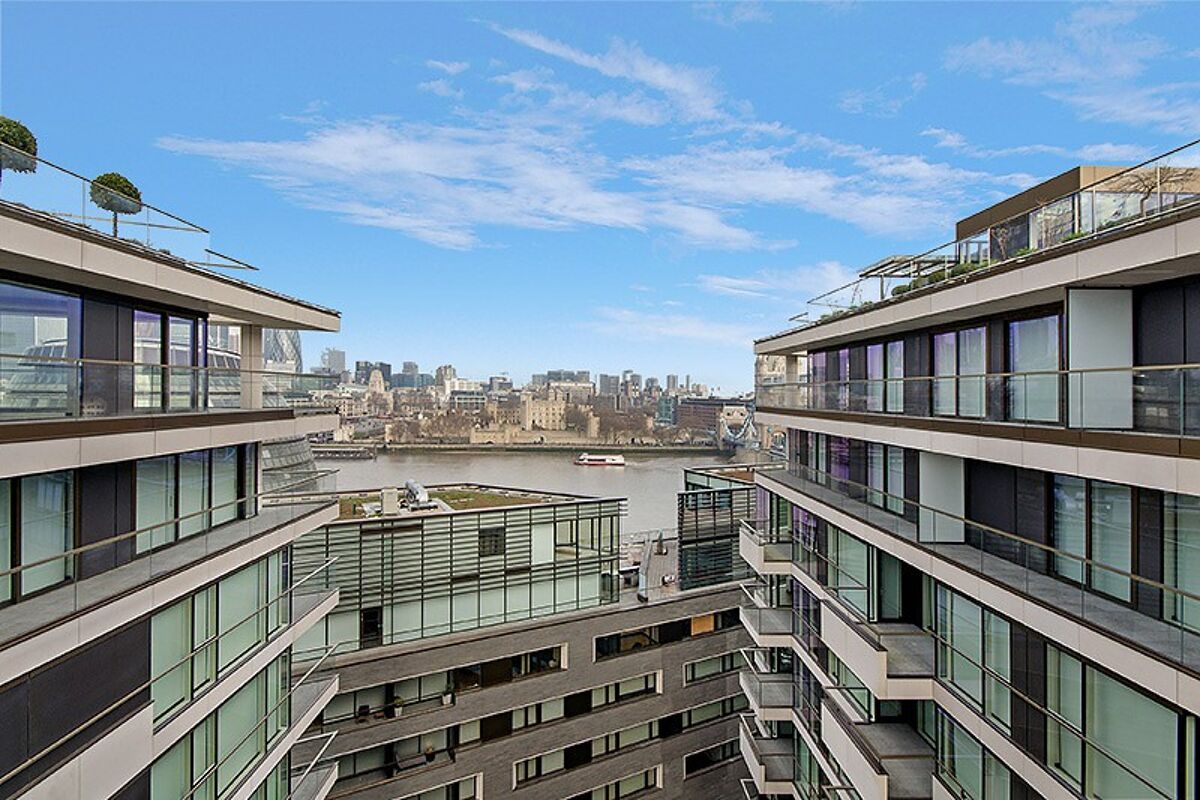 flat to rent in Hanover House, Crown Square, One Tower Bridge, London