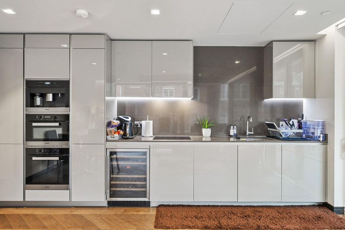 flat to rent in One Tower Bridge, Tower Bridge, London SE1 TBQ263005