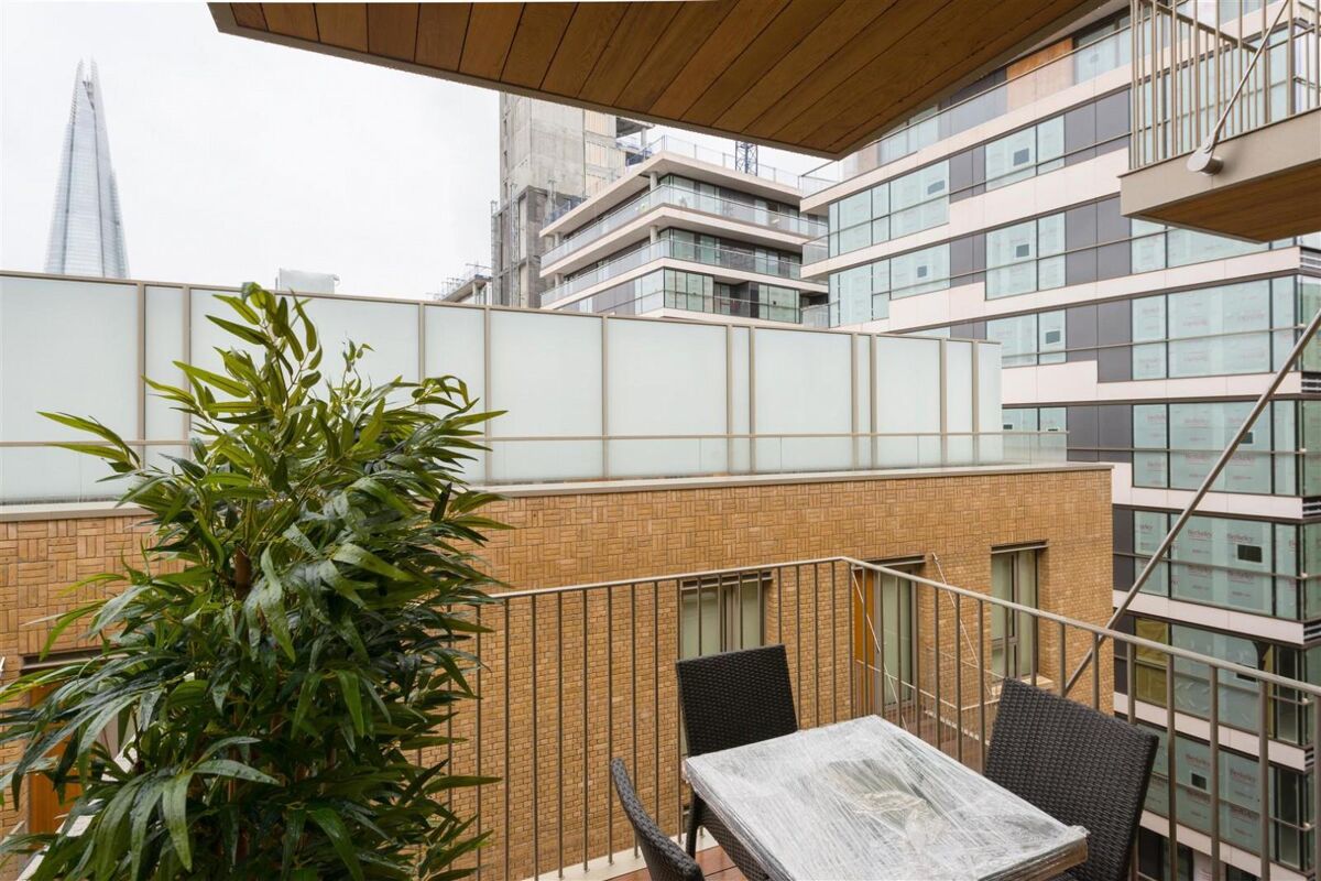 flat to rent in Chatsworth House, Duchess Walk, One Tower Bridge