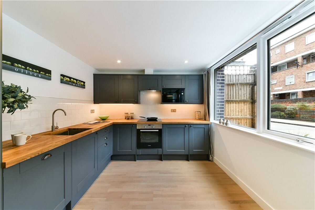 flat for sale in Flat 1, Bow Common Lane, Bow, London, E3 TGW171756