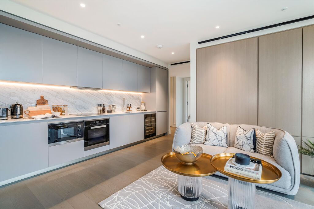 Image of Three Bedroom Apartment For Sale | One Bishopsgate Plaza, City of London EC3A 7AB | Knight Frank