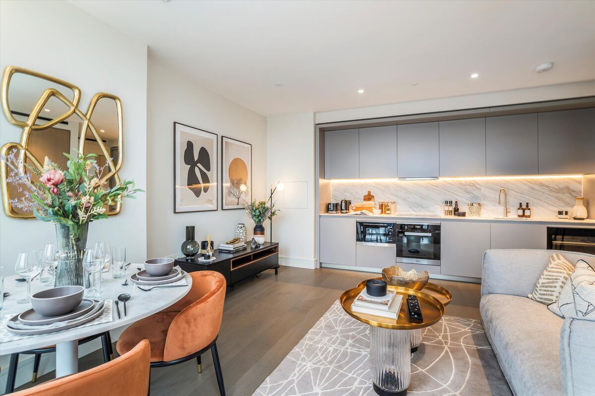 flat for sale in One Plaza, 150 City Of London