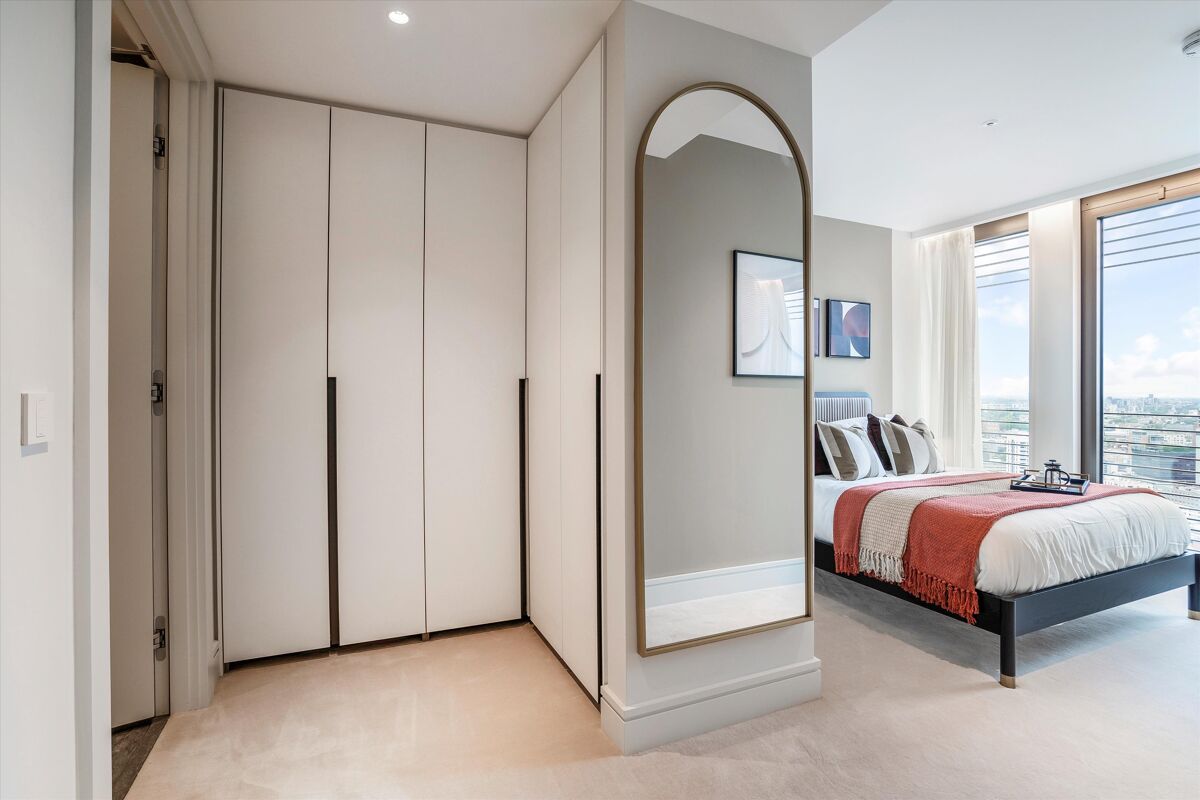 flat for sale in One Plaza, 150 City Of London