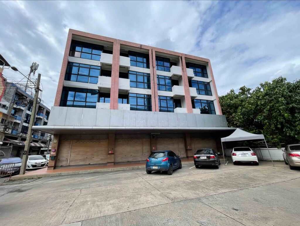 Image of 4 units shophouse for sale with parking, Only 150 m to Pink Line Rajabhat Phranakhon Station960