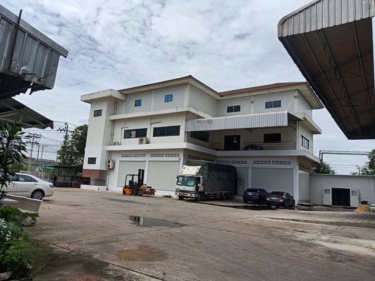 Factory for sale in Bangsaothong District, Bangna-Trad Road KM.22 ...