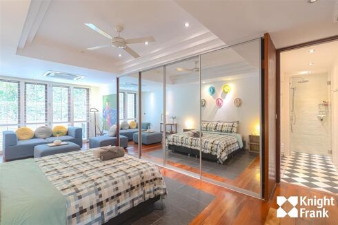 Picture of 4 bedroom apartment for sale.