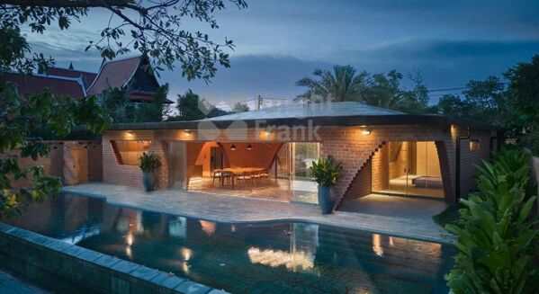 Picture of 4 bedroom villa for sale.