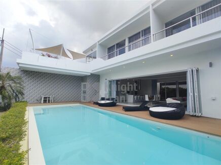Picture of 4 bedroom villa for sale.