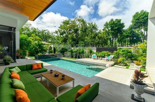 Picture of 4 bedroom villa for sale.