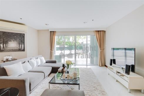 Picture of 5 bedroom condominium for sale.
