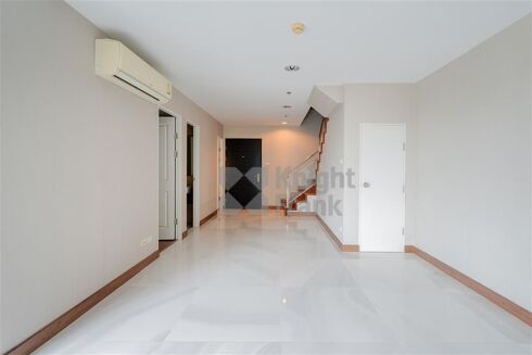 Picture of 3 bedroom condominium for sale.