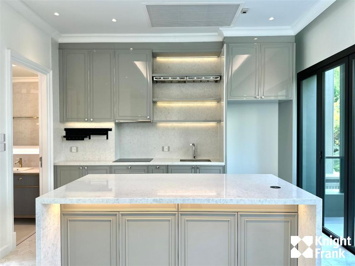 house for sale in Ekamai, Lavista Prestige Village, 420 sq.m