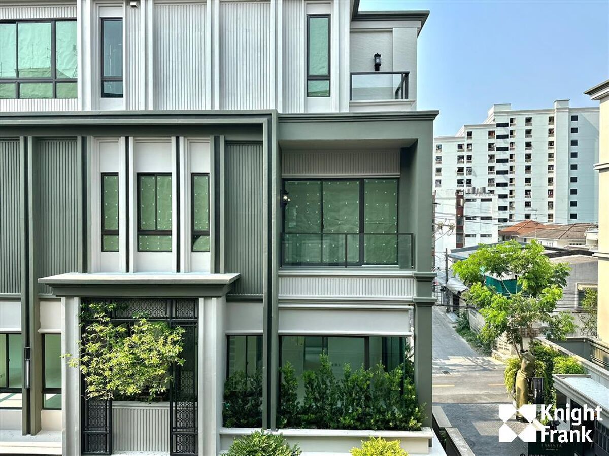 house for sale in Ekamai, Lavista Prestige Village, 420 sq.m