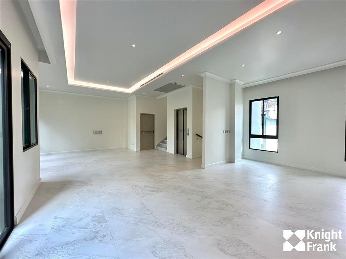 house for sale in Ekamai, Lavista Prestige Village, 420 sq.m