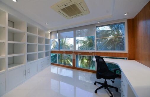 Picture of 3 bedroom condominium for sale.