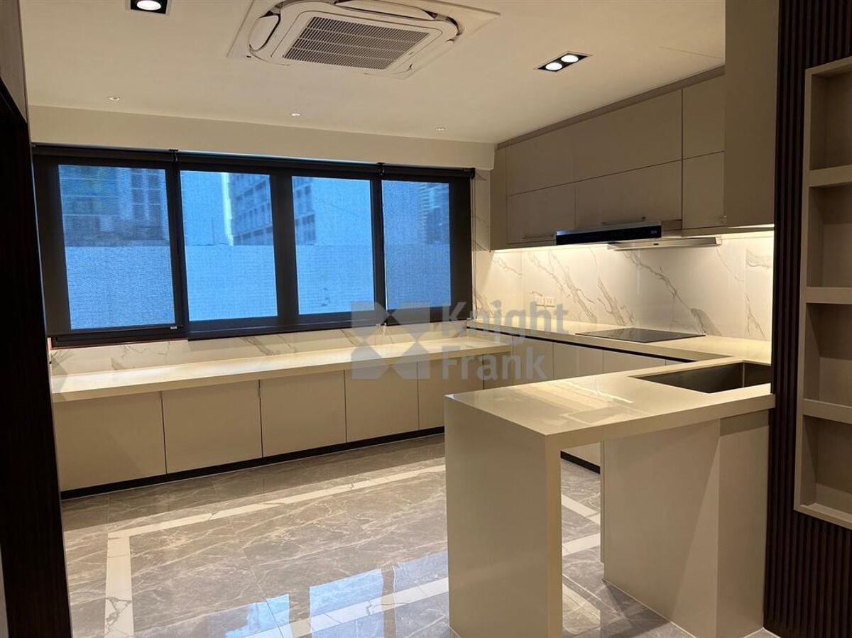 condominium for sale in Ploenchit, Ploenchit Terrace, 374 sq.m