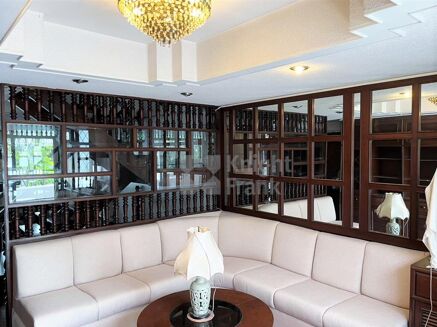 Picture of 3 bedroom townhouse for sale.