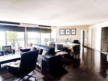 Picture of 4 bedroom condominium for sale.