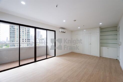 Picture of 3 bedroom condominium for sale.