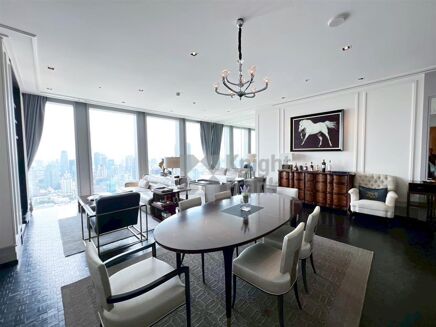 Picture of 3 bedroom condominium for sale.