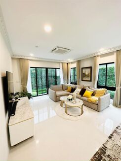 Picture of 4 bedroom house for sale.