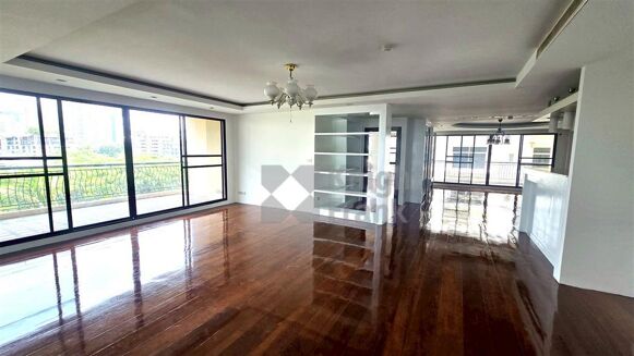 Picture of 3 bedroom condominium for sale.