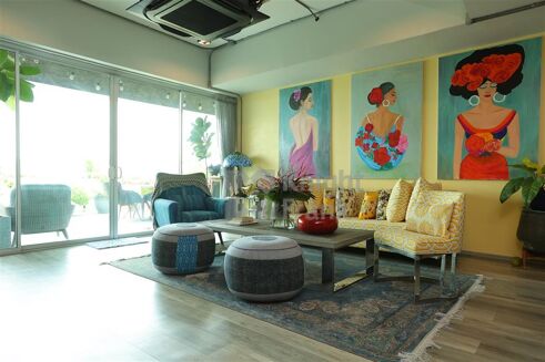 Picture of 3 bedroom condominium for sale.