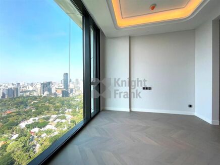 Picture of 5 bedroom condominium for sale.