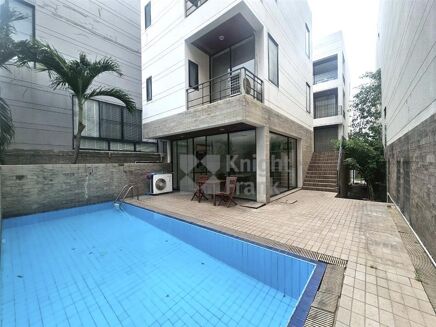 Picture of 4 bedroom townhouse for sale.