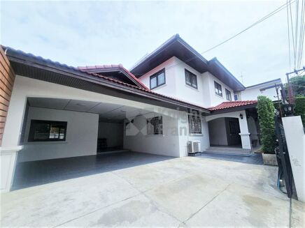 Picture of 4 bedroom house for sale.