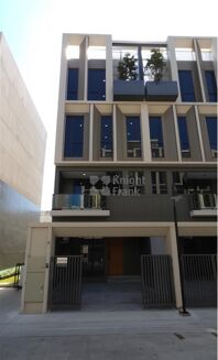 Picture of 3 bedroom townhouse for sale.