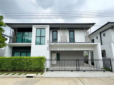 Picture of 4 bedroom house for sale.