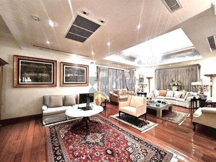 Picture of 3 bedroom house for sale.