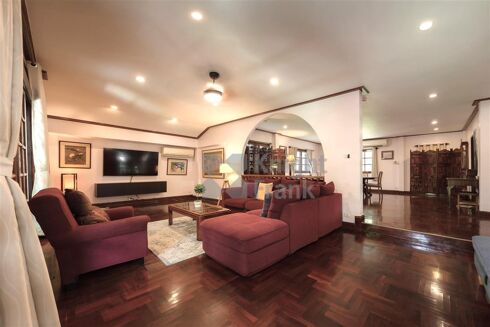 Picture of 4 bedroom house for sale.