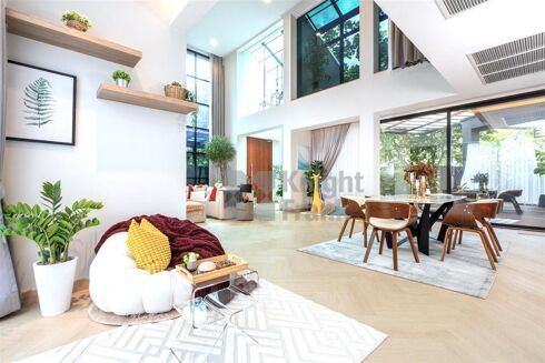 Picture of 4 bedroom house for sale.