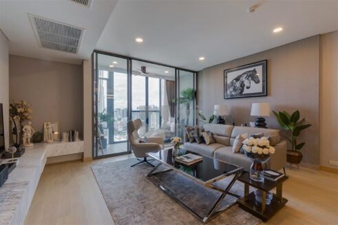 Picture of 3 bedroom condominium for sale.
