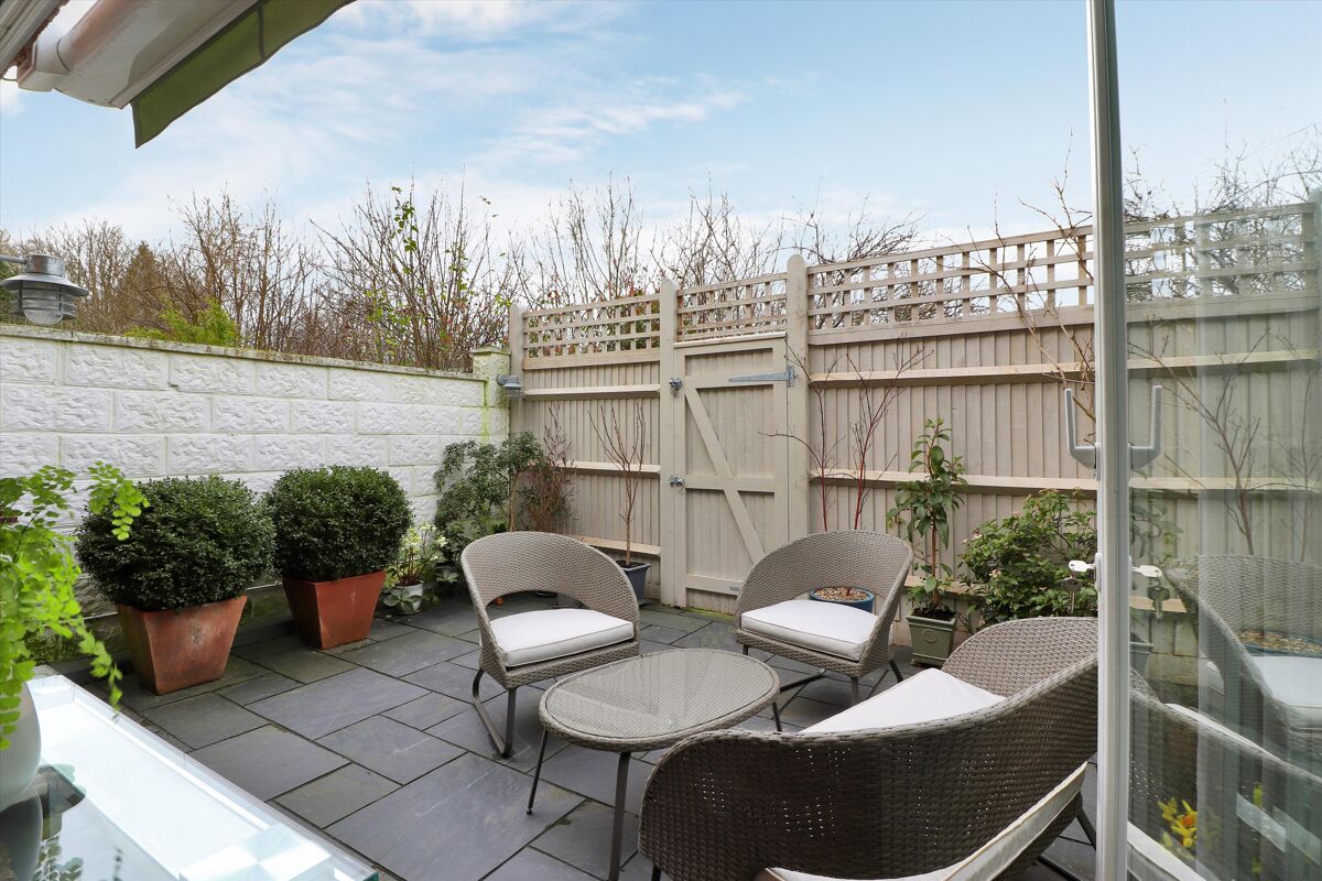 house for sale in Sutherland Road, Tunbridge Wells, Kent, TN1 TNW012010471 Knight Frank