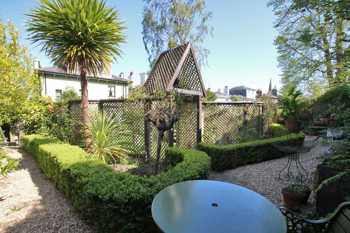 house for sale in Lansdowne Road, Tunbridge Wells, Kent, TN1