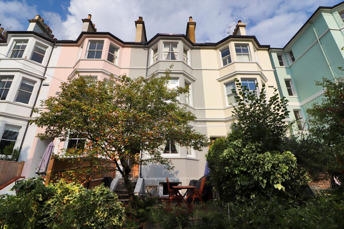 house for sale in Cumberland Walk, Tunbridge Wells, Kent, TN1