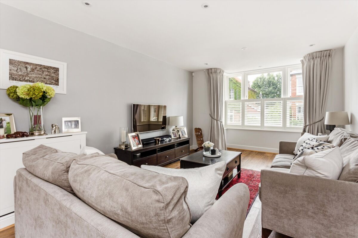 townhouse for sale in Cambridge Gardens, Tunbridge Wells, Kent, TN2 TNW012142443 Knight Frank