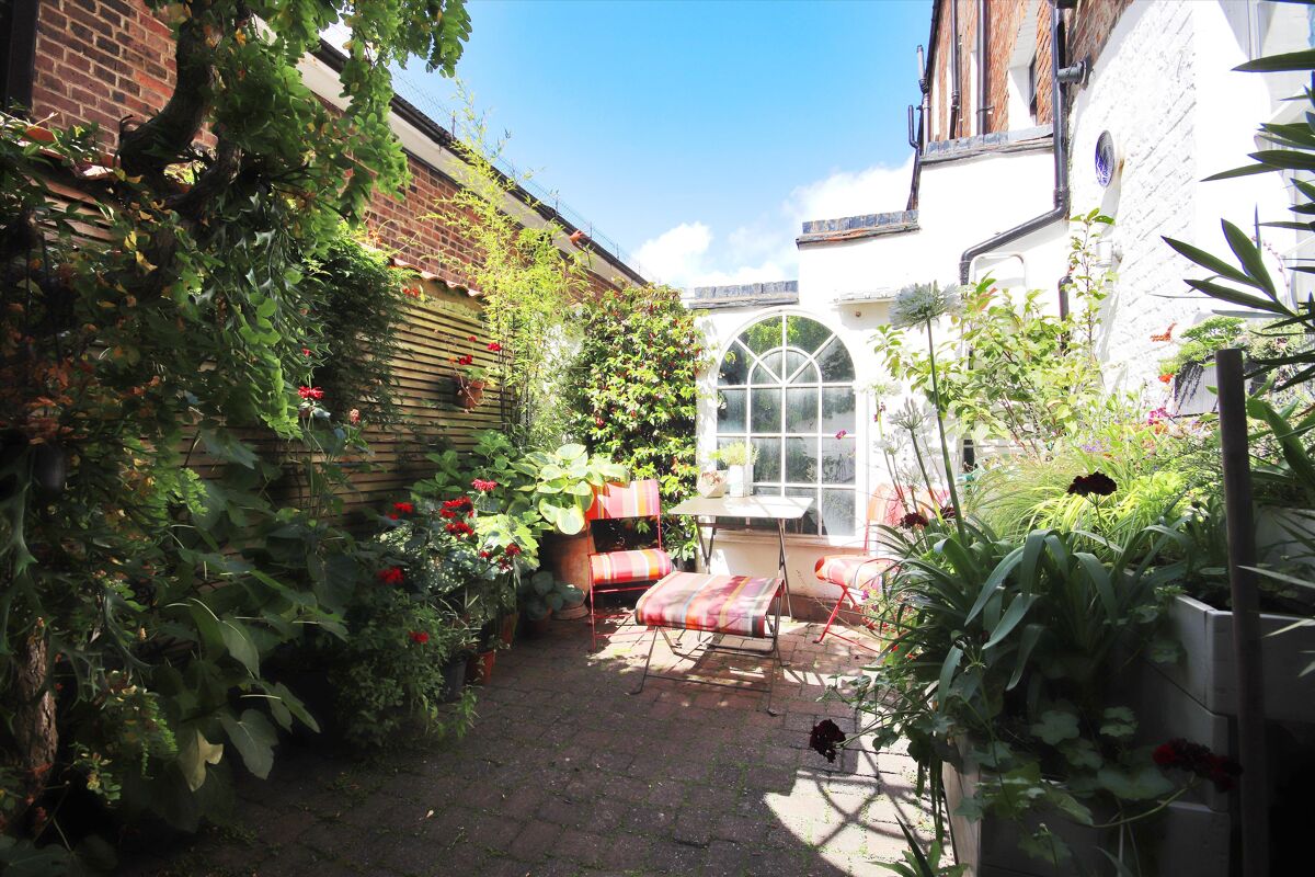 townhouse for sale in Bedford Terrace, Tunbridge Wells, Kent, TN1 TNW012178406 Knight Frank
