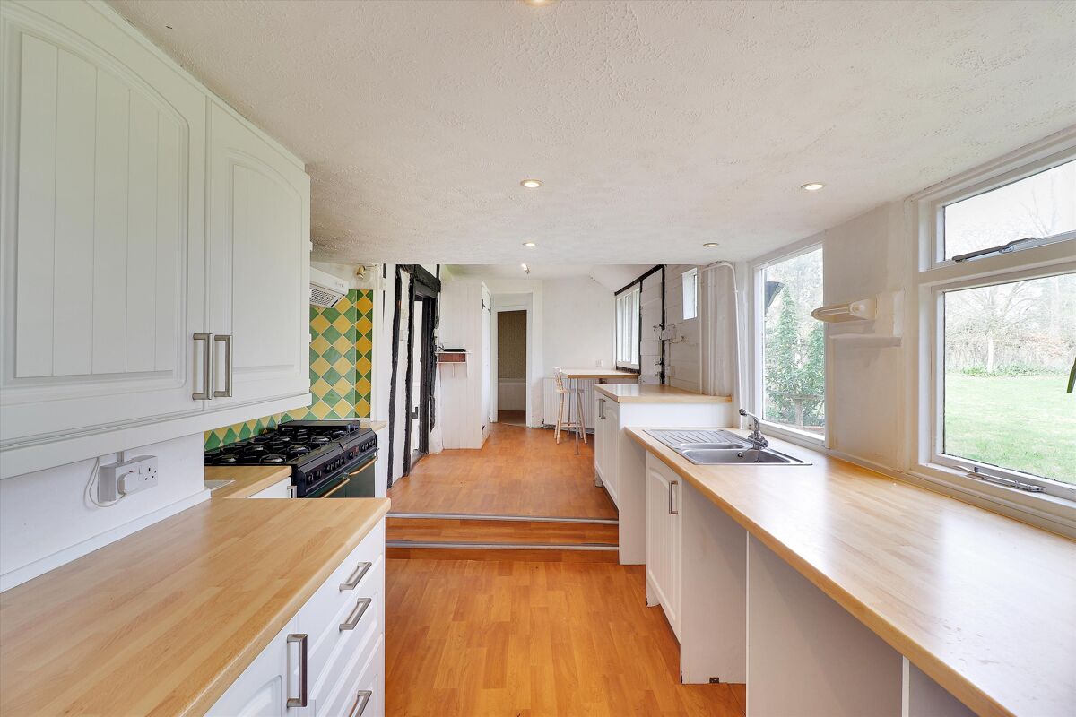 house for sale in High Street, Hawkhurst, Cranbrook, Kent, TN18 TNW012191756 Knight Frank