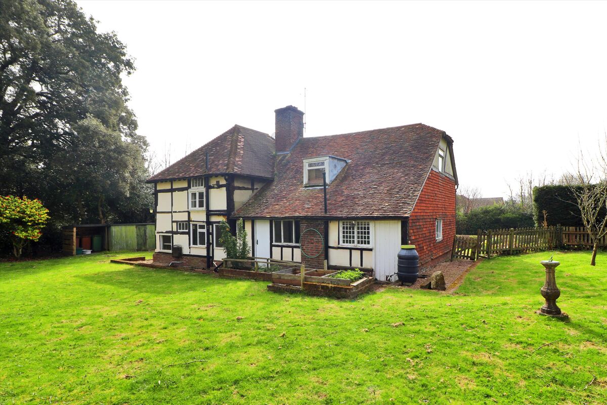 house for sale in High Street, Hawkhurst, Cranbrook, Kent, TN18