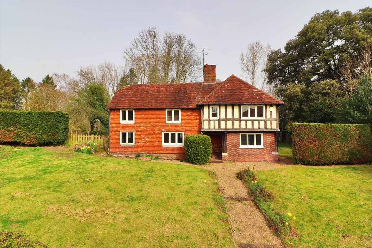 house for sale in High Street, Hawkhurst, Cranbrook, Kent, TN18