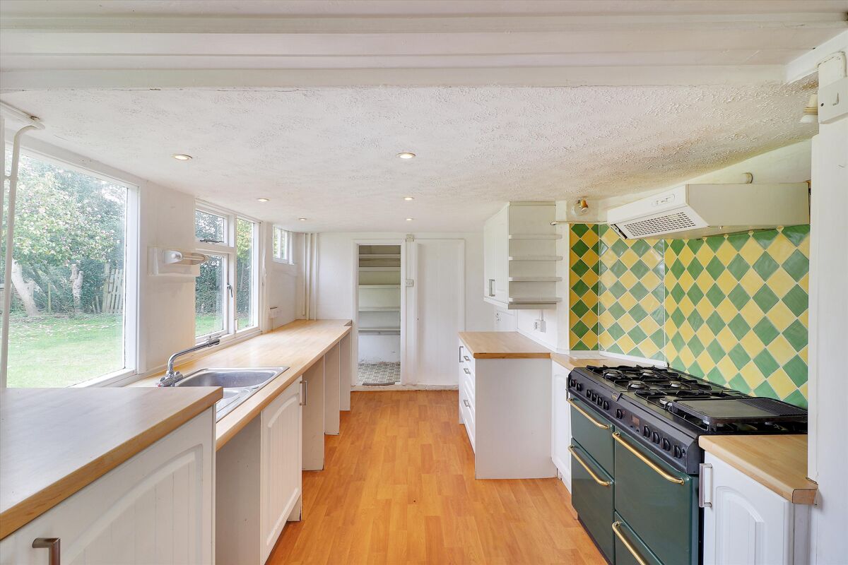 house for sale in High Street, Hawkhurst, Cranbrook, Kent, TN18