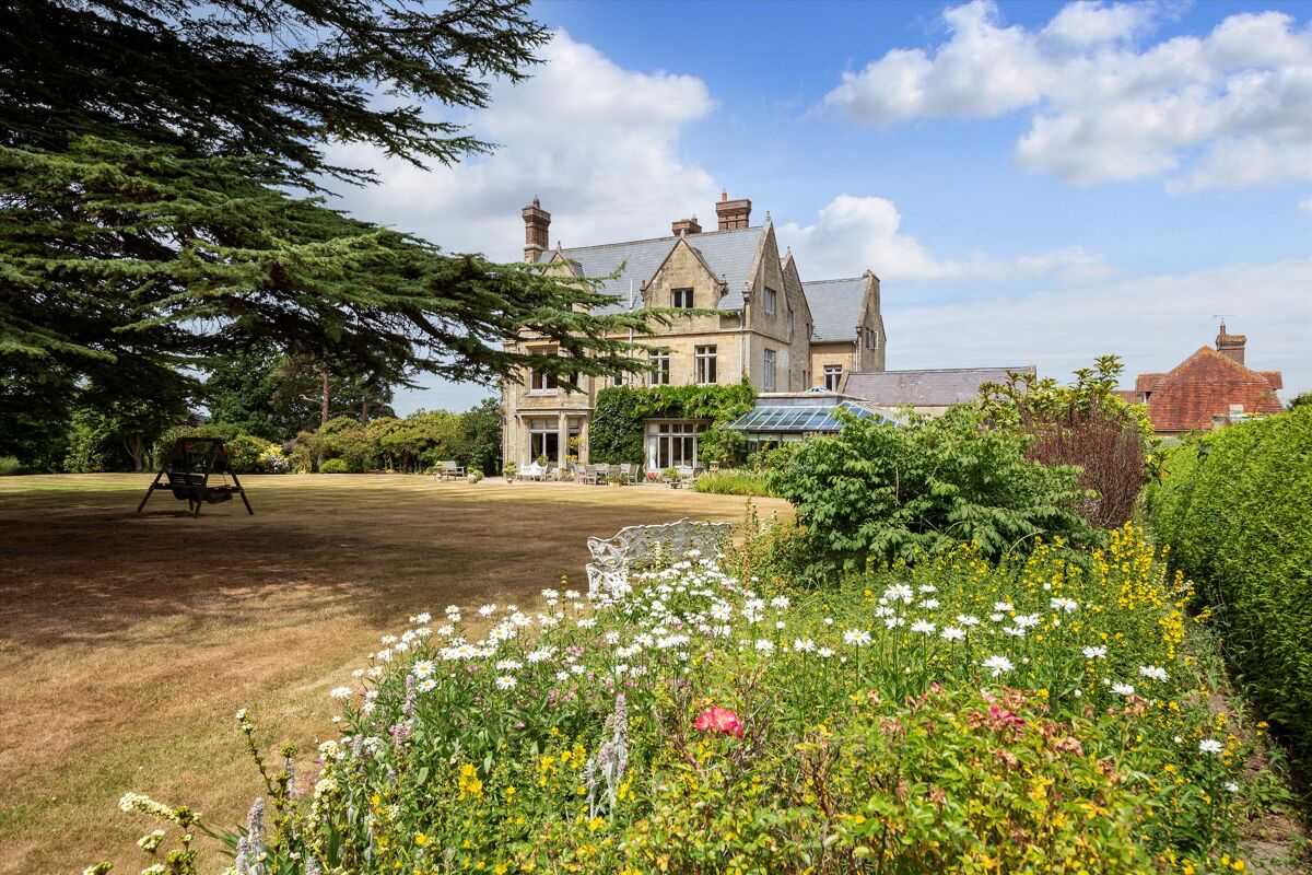 house for sale in Ashurst Wood, East Grinstead, East Sussex, RH19