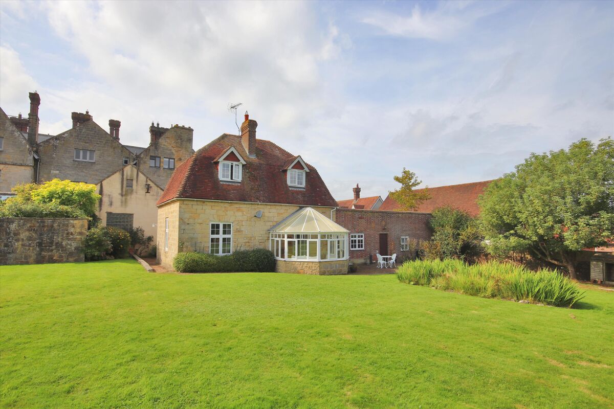 house for sale in Ashurst Wood, East Grinstead, East Sussex, RH19