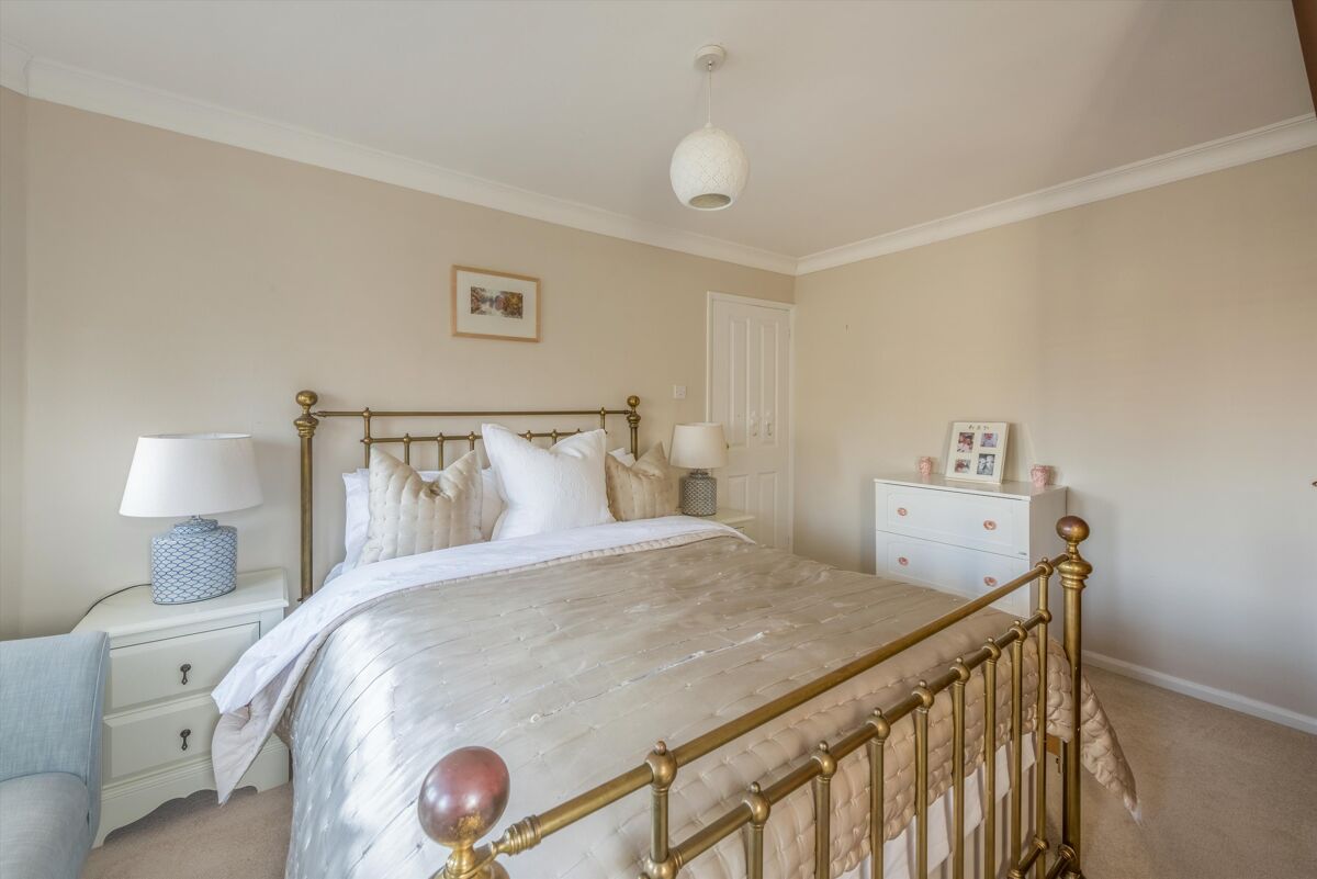 house for sale in Amberleaze Drive, Pembury, Tunbridge Wells, Kent, TN2 TNW012314230 Knight