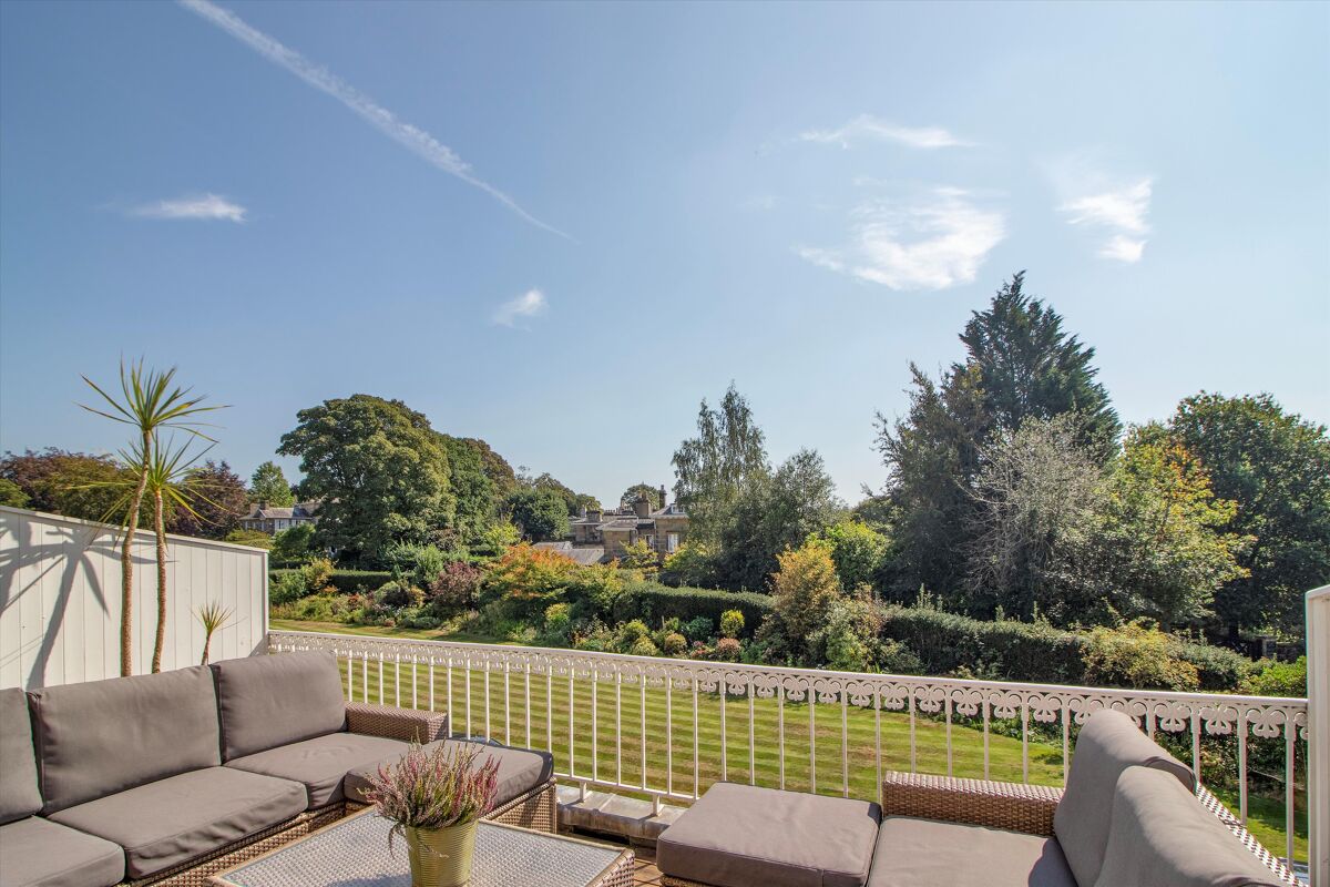 townhouse for sale in Calverley Park Crescent, Tunbridge Wells, Kent